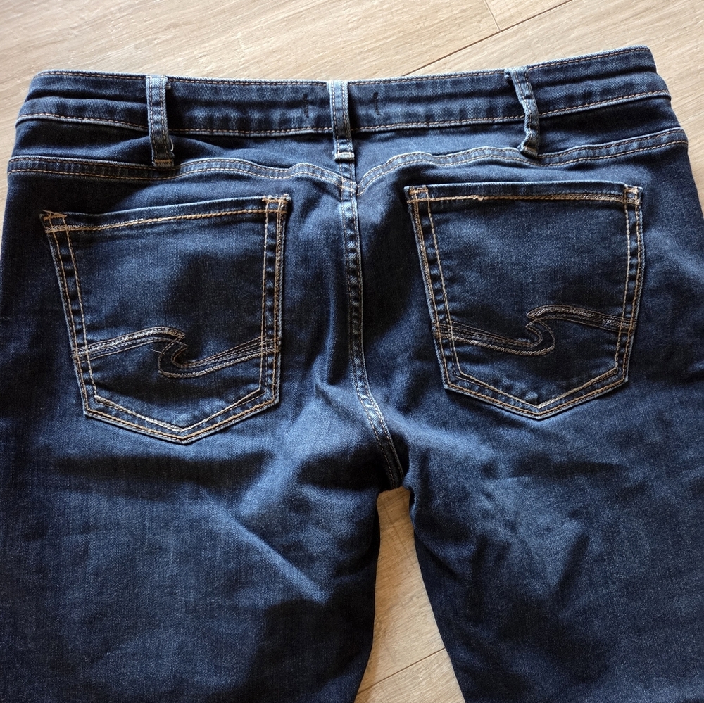 Silver Jeans Women's Dark Blue Cropped Jeans